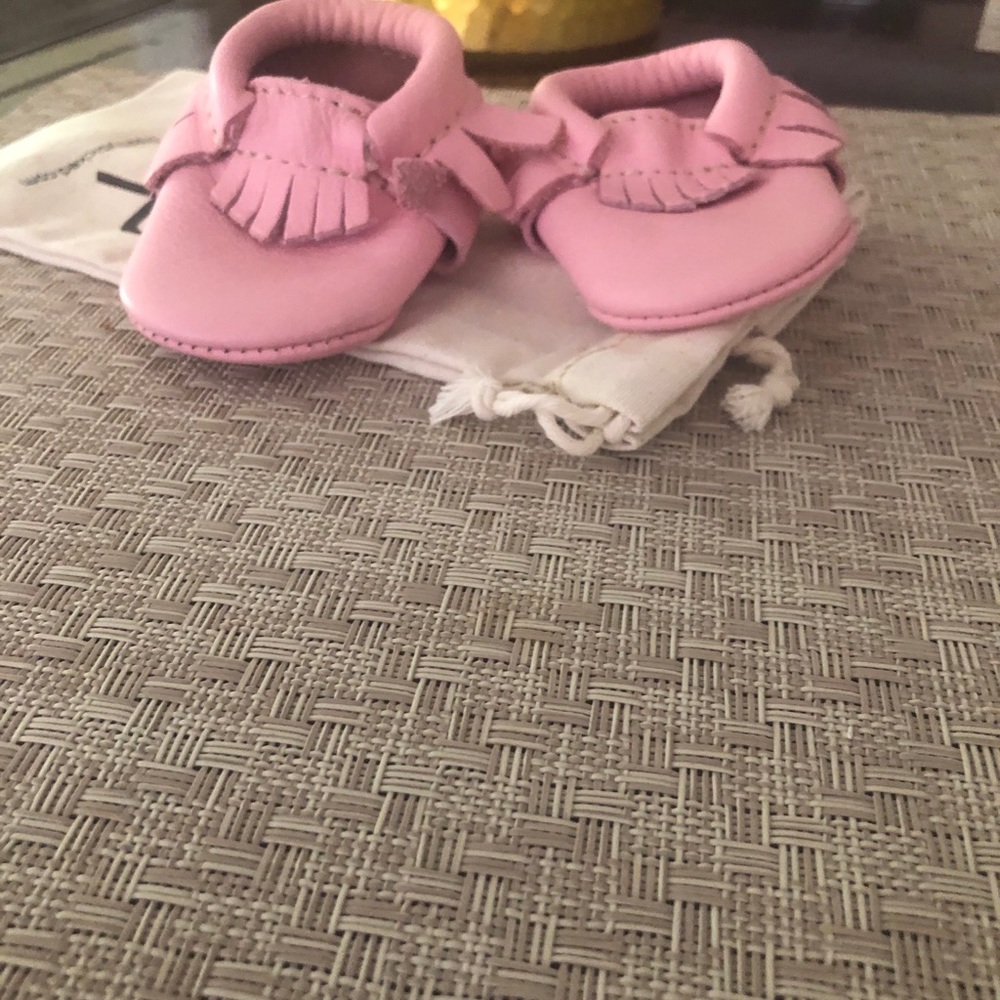 Freshly picked moccasins - Picture 2 of 3